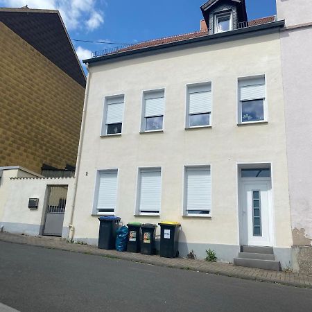 Apartments Lissy I Und II Neunkirchen  Exteriör bild